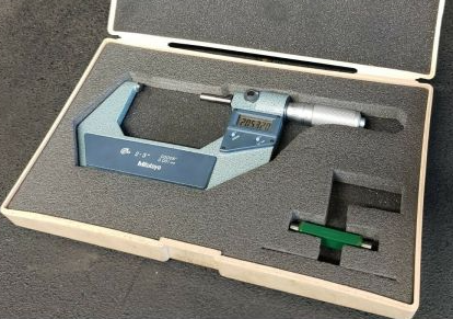 Digital Micrometer IP65, Inch/Metric 50-75mm/2-3", without Output Item number: 293-371 Ratchet Stop